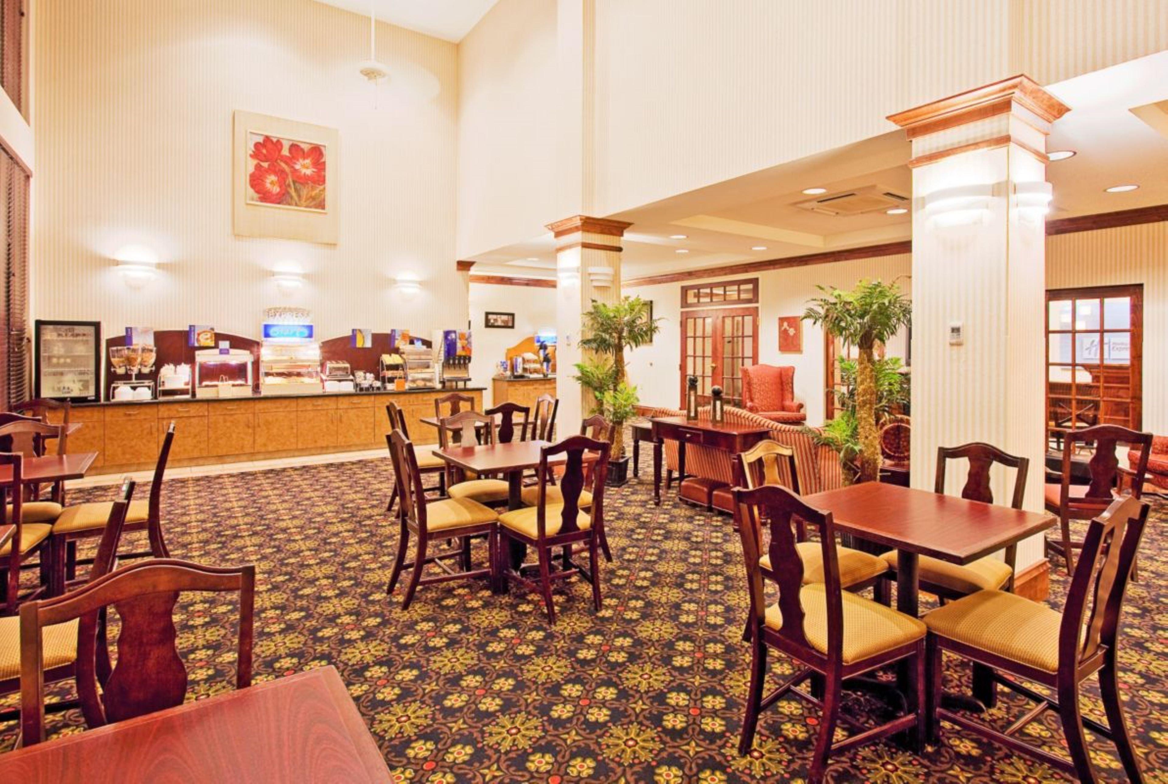 Holiday Inn Express Hotel & Suites Lucedale By Ihg Bagian luar foto